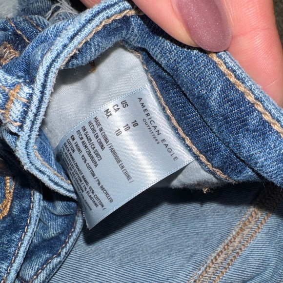 American Eagle Outfitters Distressed Blue Denim Mom Shorts - Picture 2 of 5